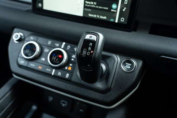 2022 Land Rover Defender 110 D300 SE L663
