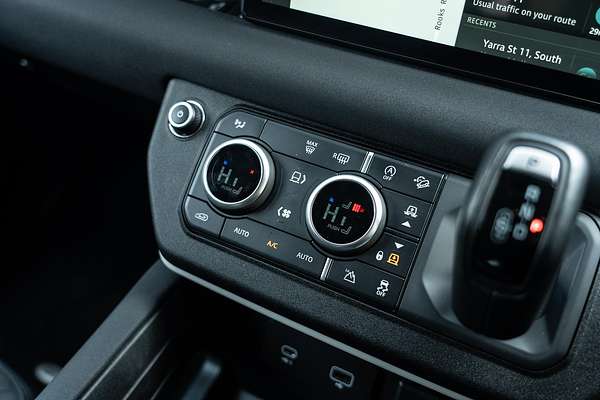 2022 Land Rover Defender 110 D300 SE L663