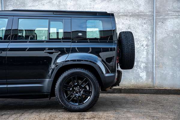 2022 Land Rover Defender 110 D300 SE L663