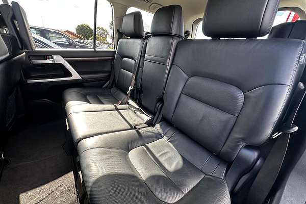 2021 Toyota Landcruiser Sahara VDJ200R