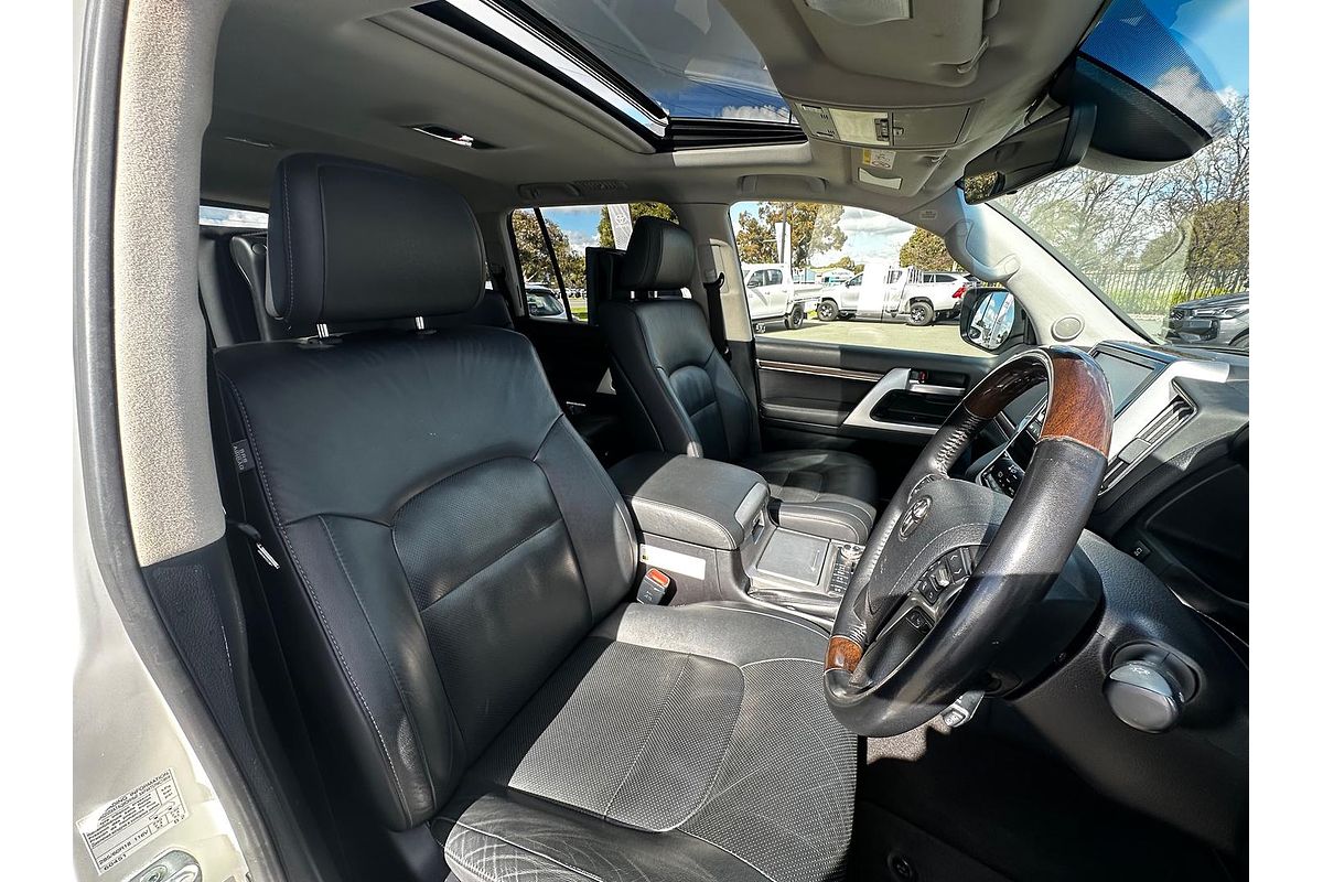 2021 Toyota Landcruiser Sahara VDJ200R