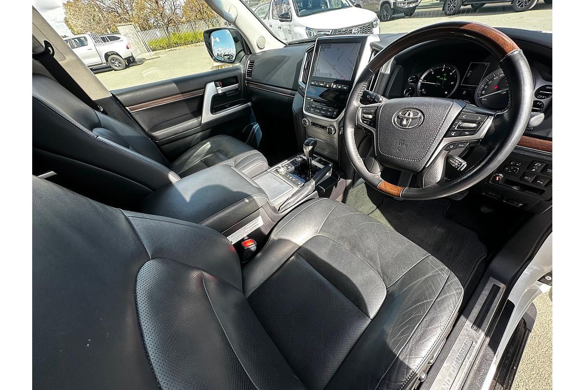 2021 Toyota Landcruiser Sahara VDJ200R