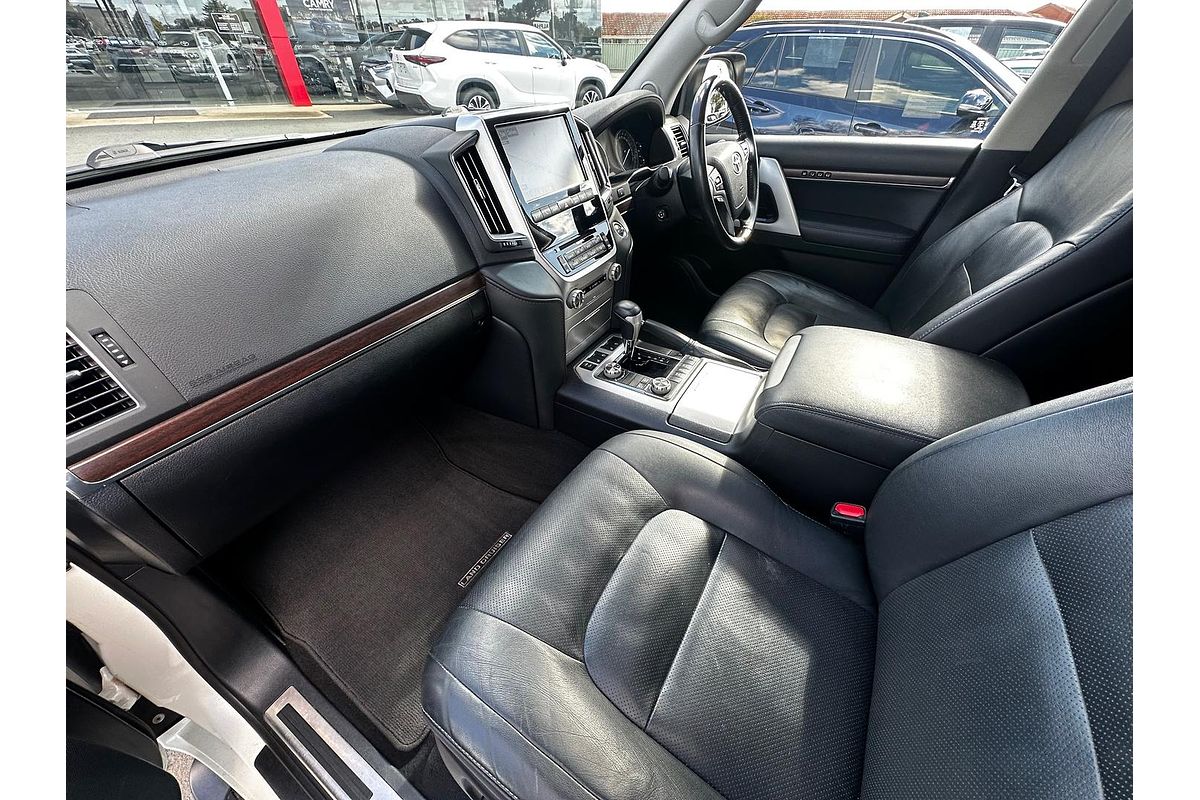 2021 Toyota Landcruiser Sahara VDJ200R