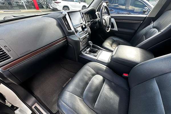 2021 Toyota Landcruiser Sahara VDJ200R