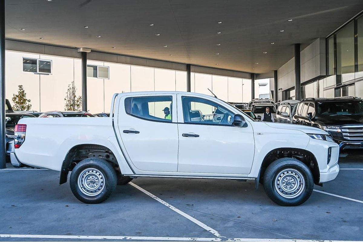 2019 Mitsubishi Triton GLX MR 4X4