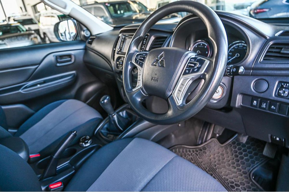 2019 Mitsubishi Triton GLX MR 4X4