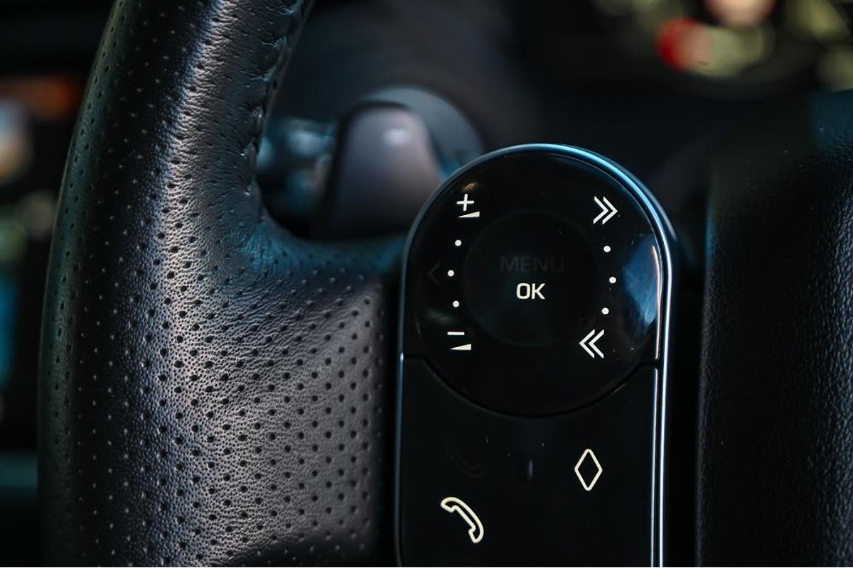 2019 Land Rover Range Rover Velar D240 SE L560