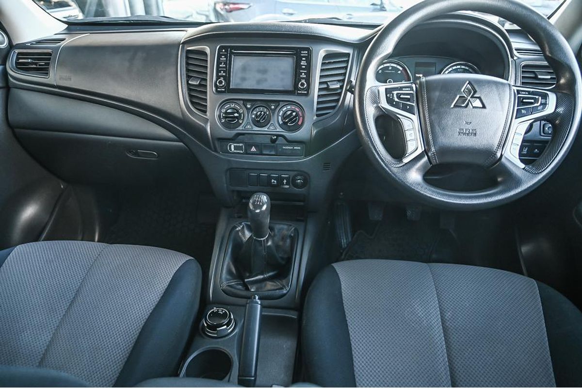 2019 Mitsubishi Triton GLX MR 4X4