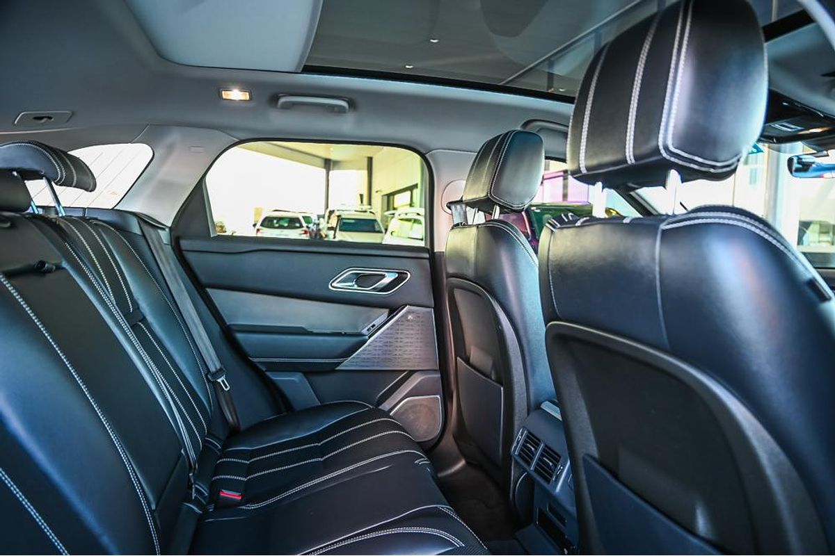 2019 Land Rover Range Rover Velar D240 SE L560