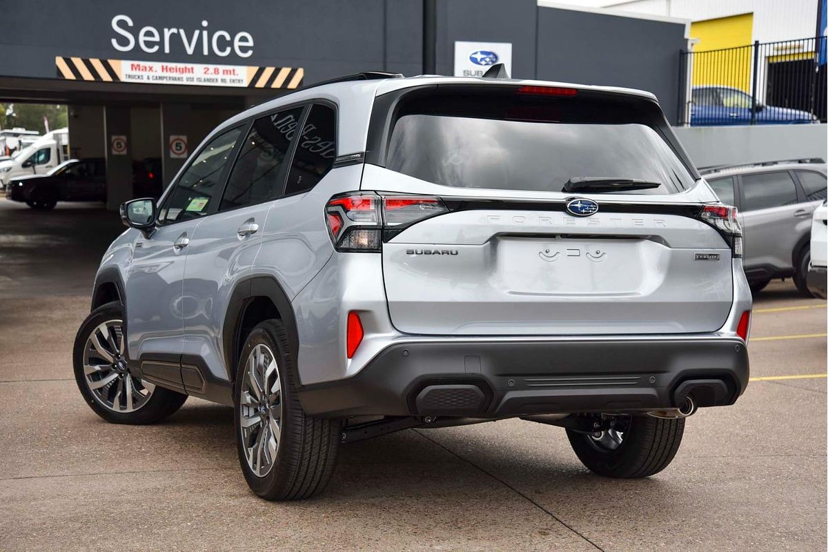 2025 Subaru Forester Hybrid Touring S6