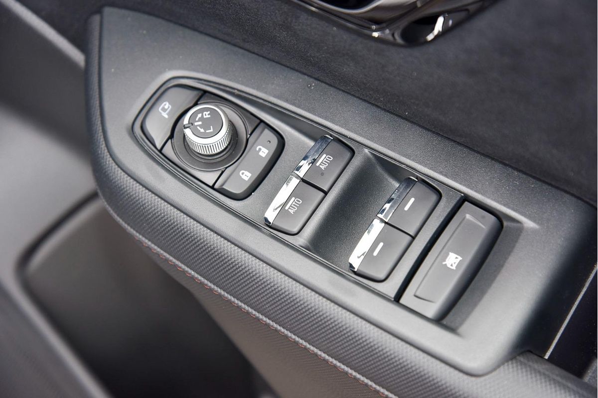 2025 Subaru Forester Hybrid Touring S6