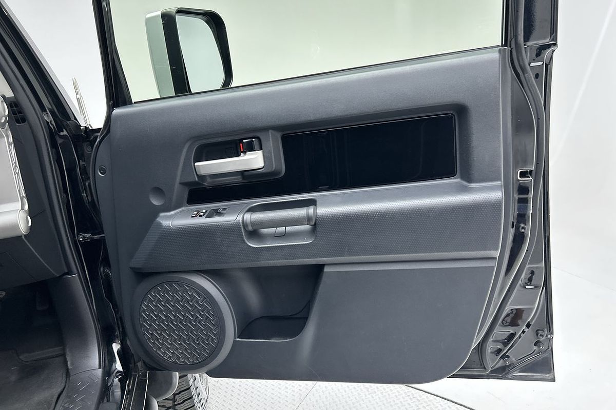 2016 Toyota FJ Cruiser GSJ15R