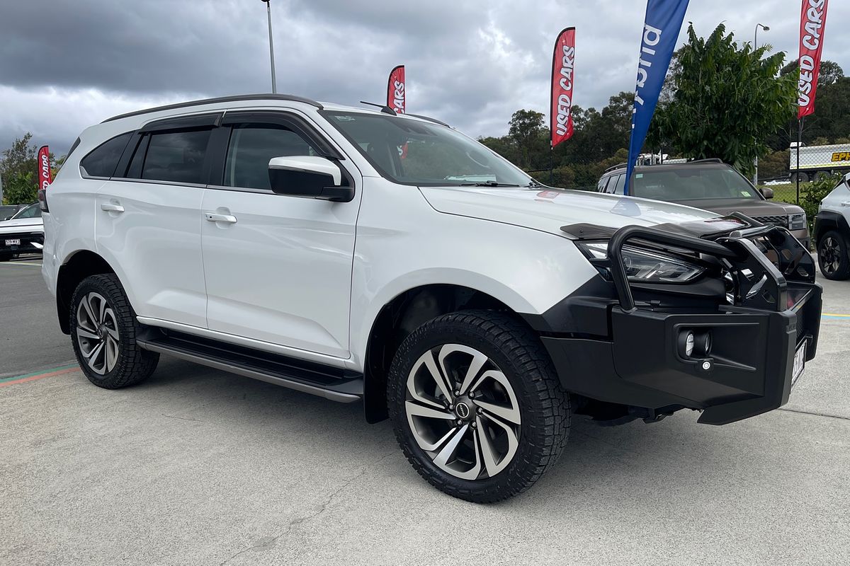 2022 Isuzu MU-X LS-T