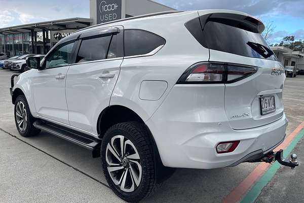 2022 Isuzu MU-X LS-T