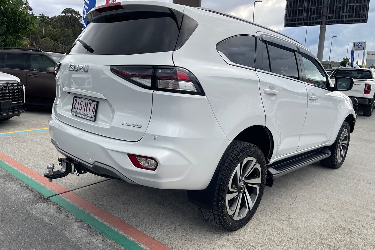 2022 Isuzu MU-X LS-T