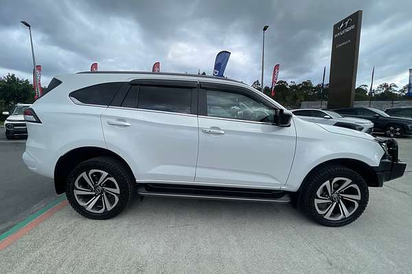 2022 Isuzu MU-X LS-T