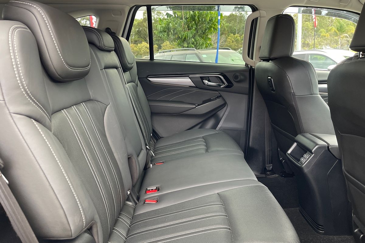 2022 Isuzu MU-X LS-T