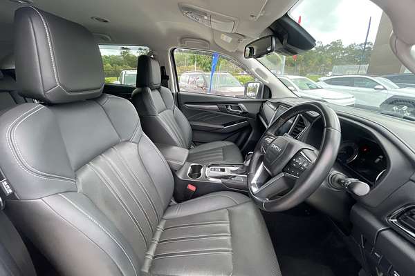 2022 Isuzu MU-X LS-T