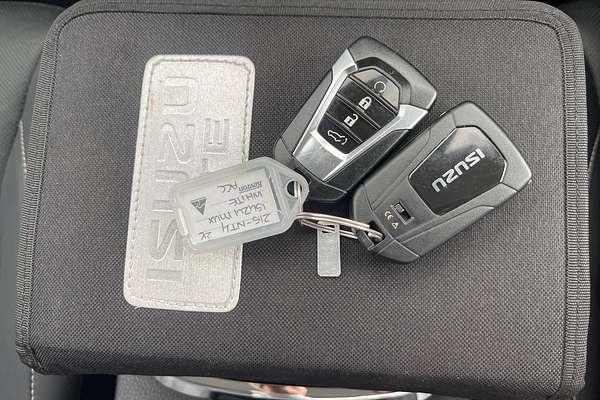 2022 Isuzu MU-X LS-T