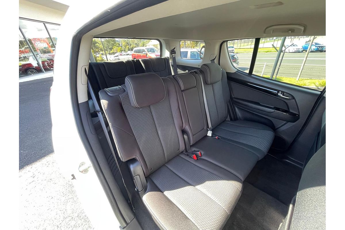 2020 Isuzu MU-X LS-M