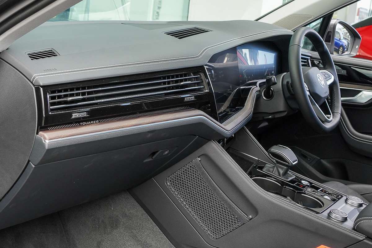 2025 Volkswagen Touareg 210TDI Elegance RC