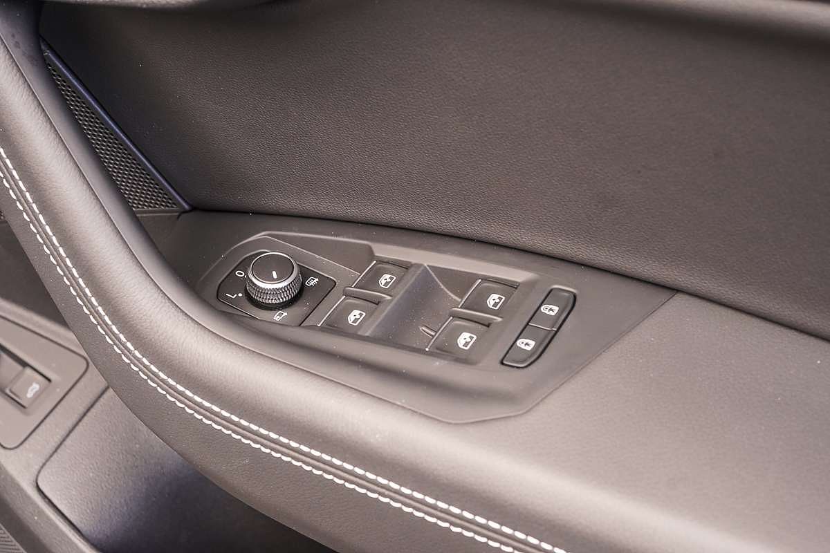 2025 Volkswagen Touareg 210TDI Elegance RC