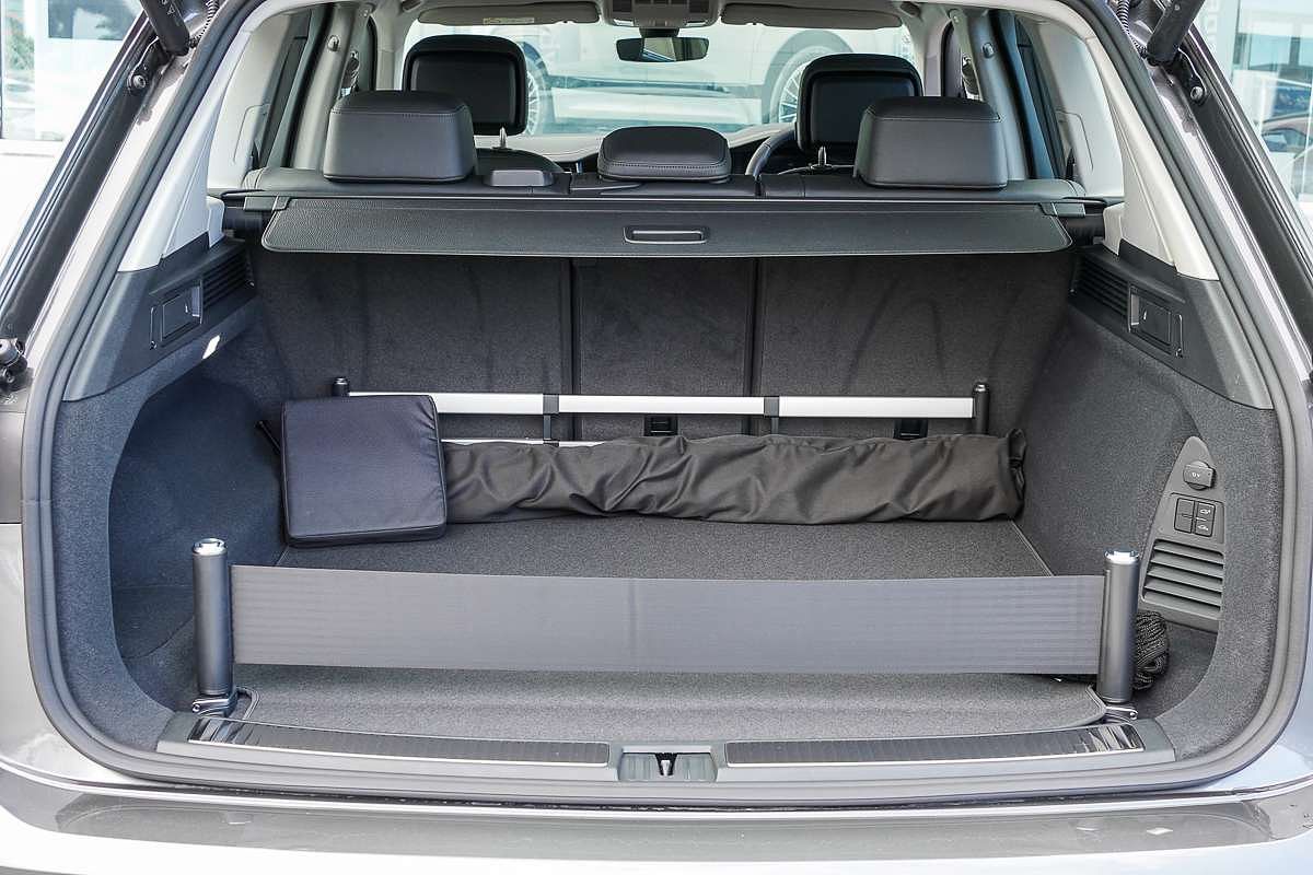 2025 Volkswagen Touareg 210TDI Elegance RC