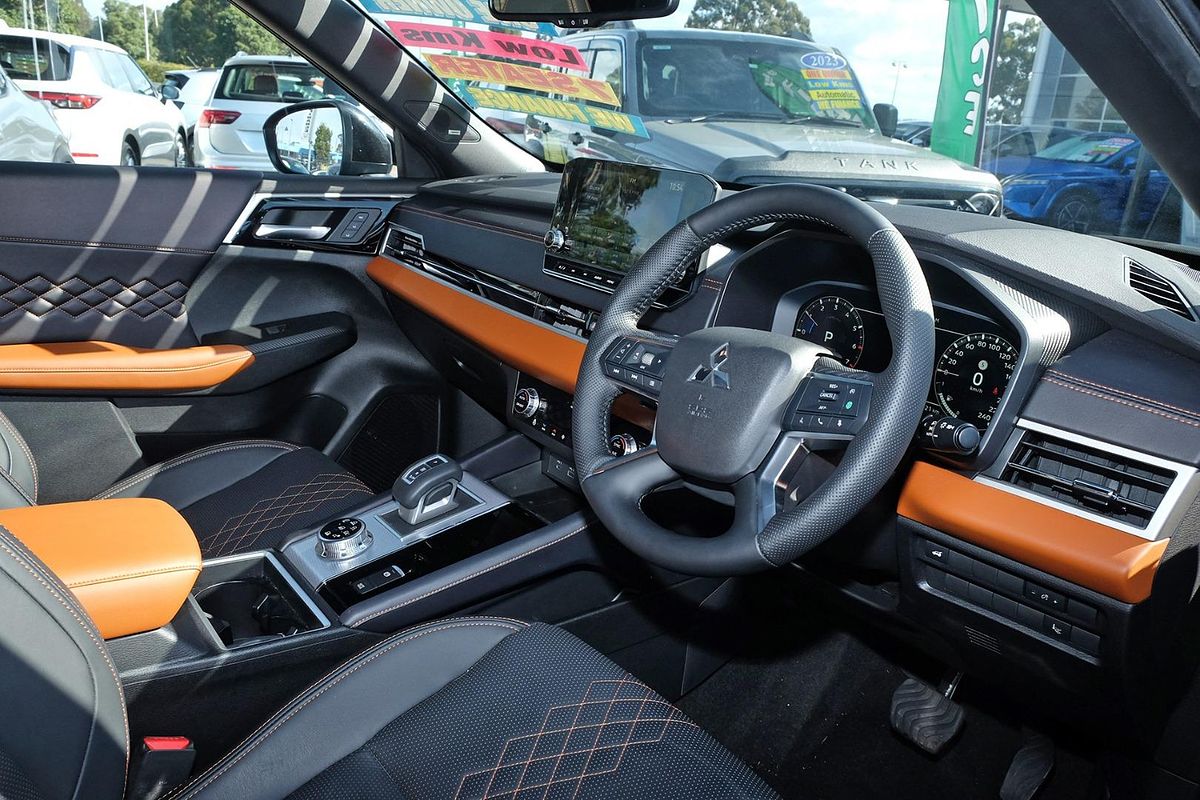 2024 Mitsubishi Outlander Exceed Tourer ZM