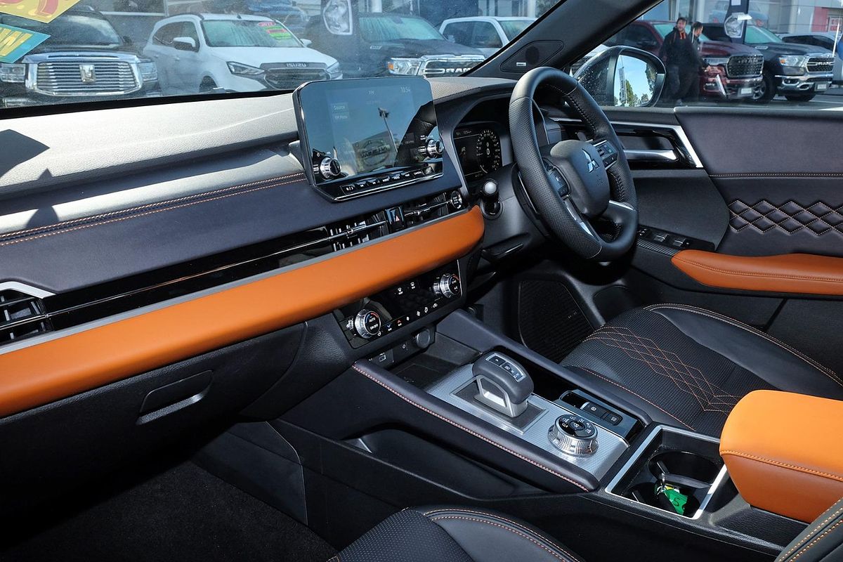 2024 Mitsubishi Outlander Exceed Tourer ZM