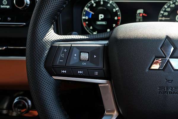 2024 Mitsubishi Outlander Exceed Tourer ZM