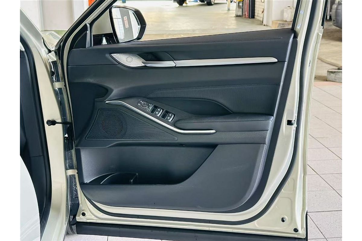 H6 Facelift Lux Auto 4X2