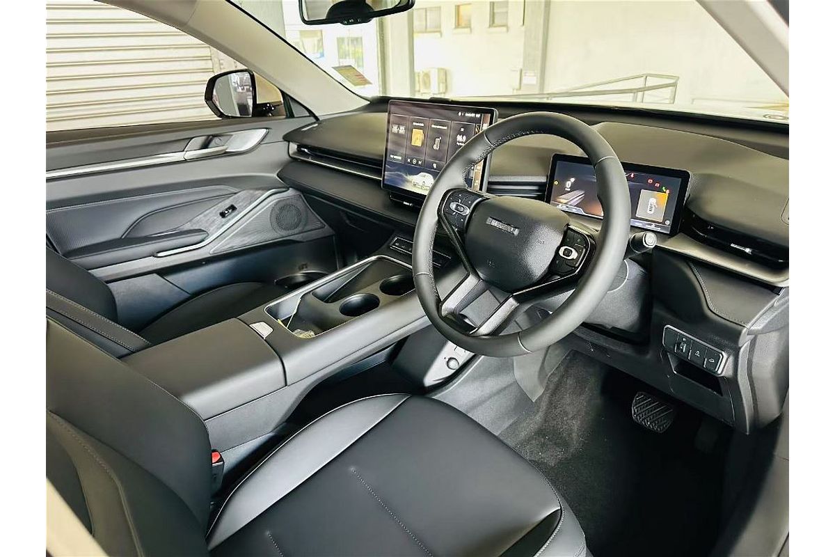 H6 Facelift Lux Auto 4X2