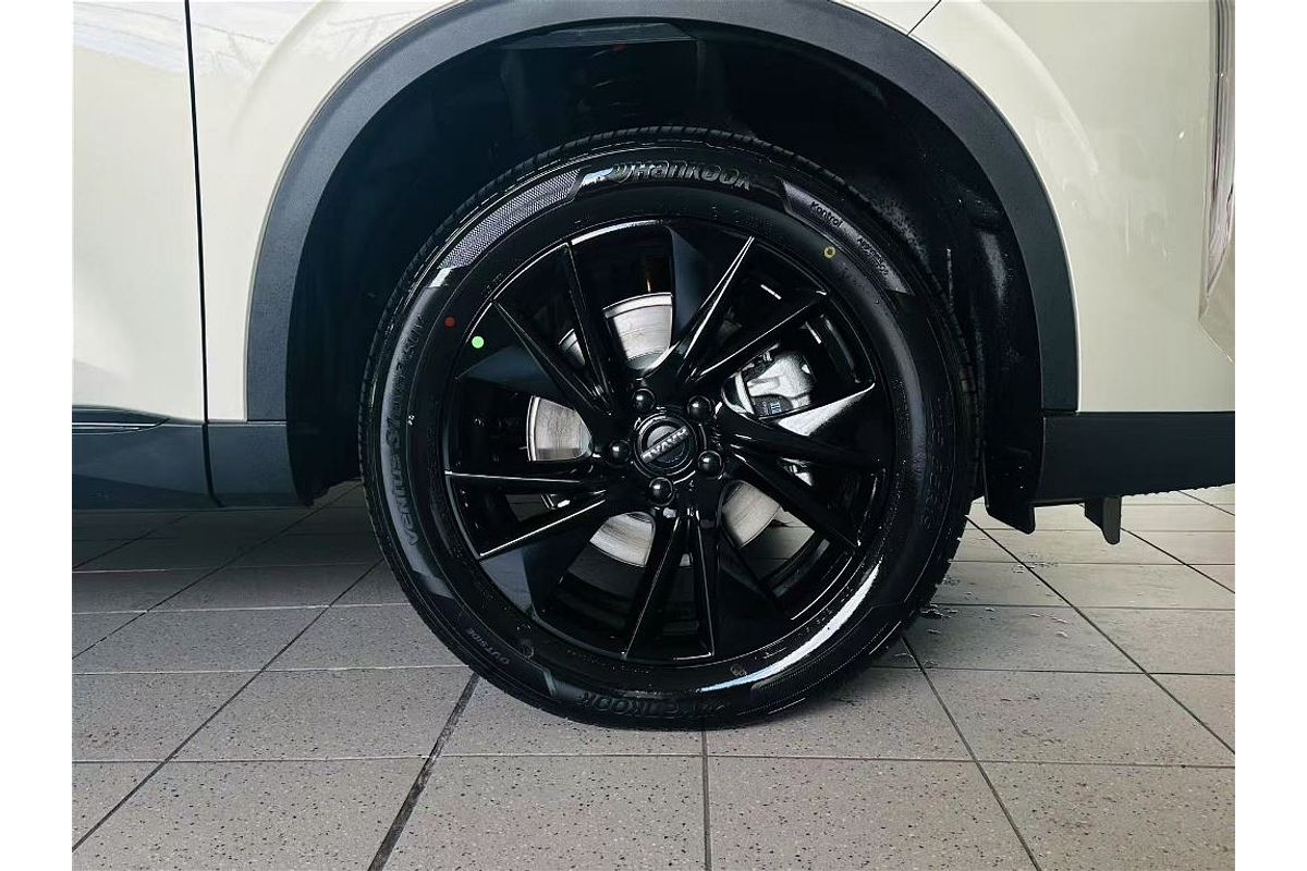 H6 Facelift Lux Auto 4X2