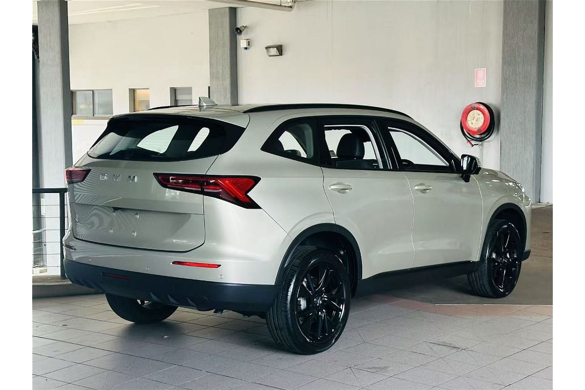 H6 Facelift Lux Auto 4X2