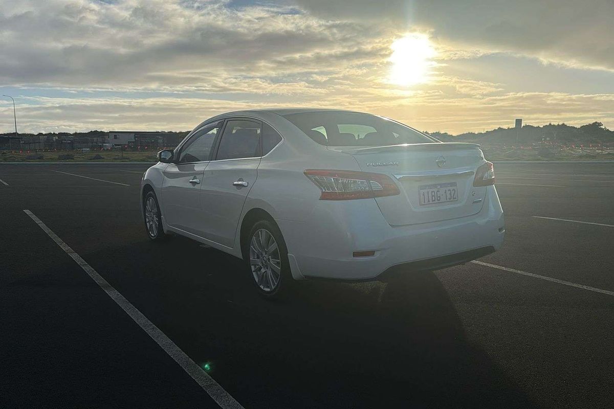 2014 Nissan Pulsar Ti B17