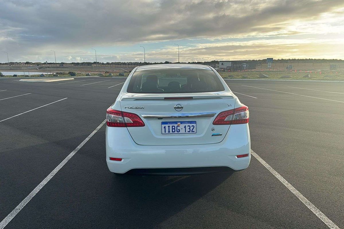 2014 Nissan Pulsar Ti B17