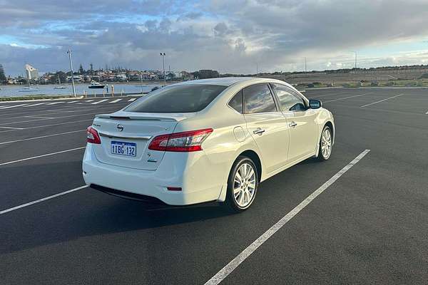 2014 Nissan Pulsar Ti B17