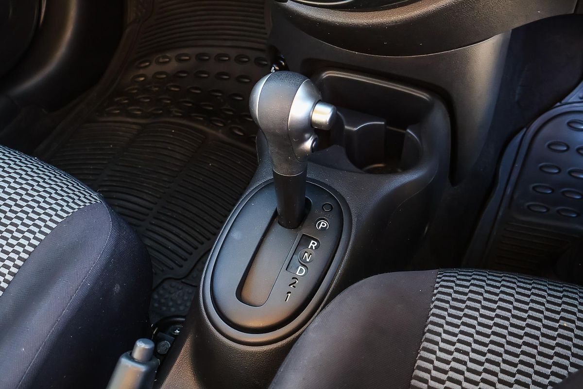 2015 Nissan Micra ST K13 MY13