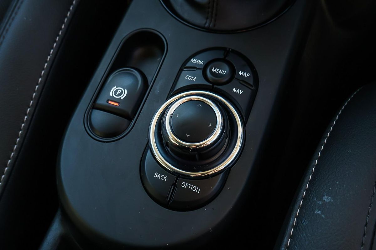 2021 MINI Hatch Cooper Classic F55 LCI-2