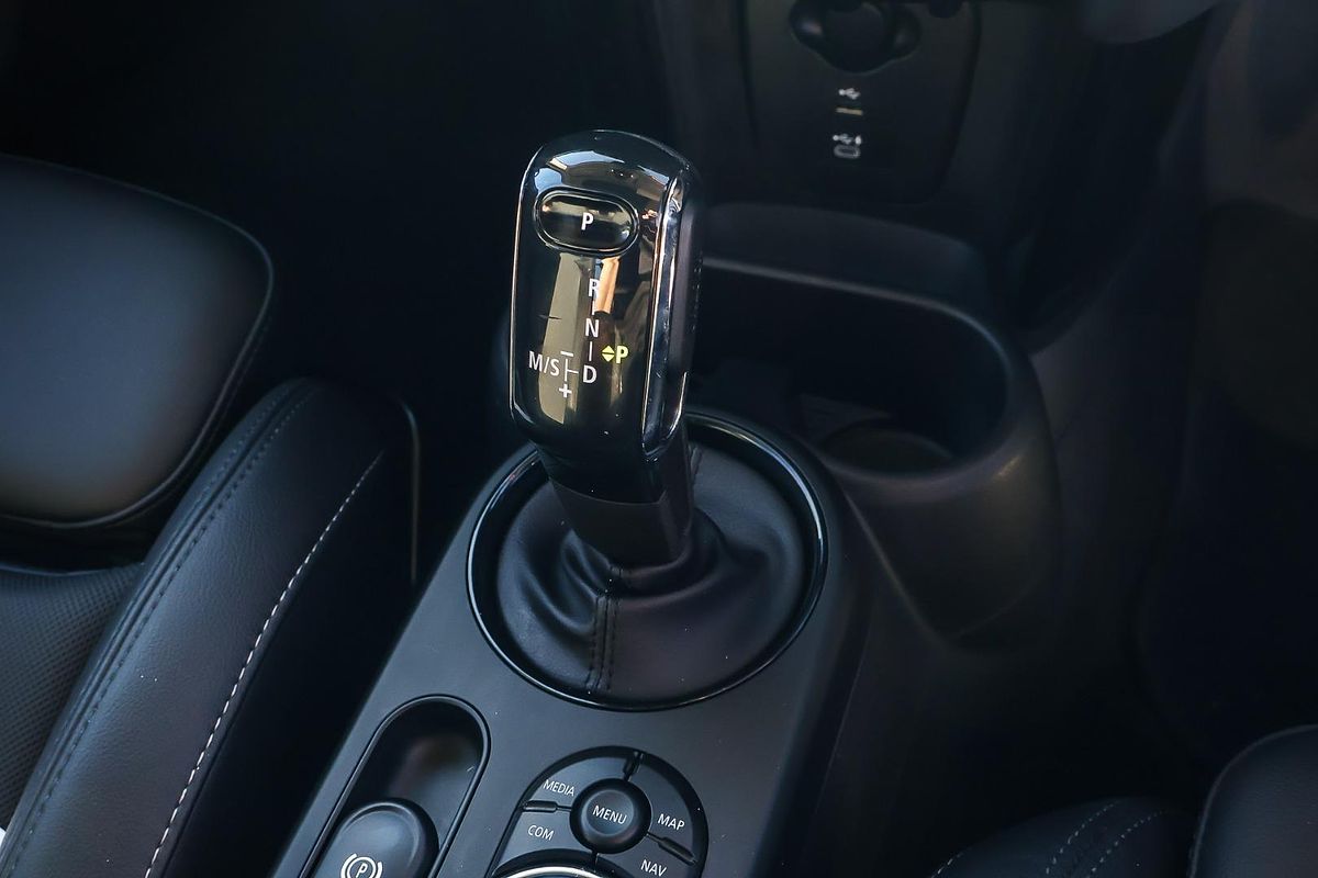 2021 MINI Hatch Cooper Classic F55 LCI-2