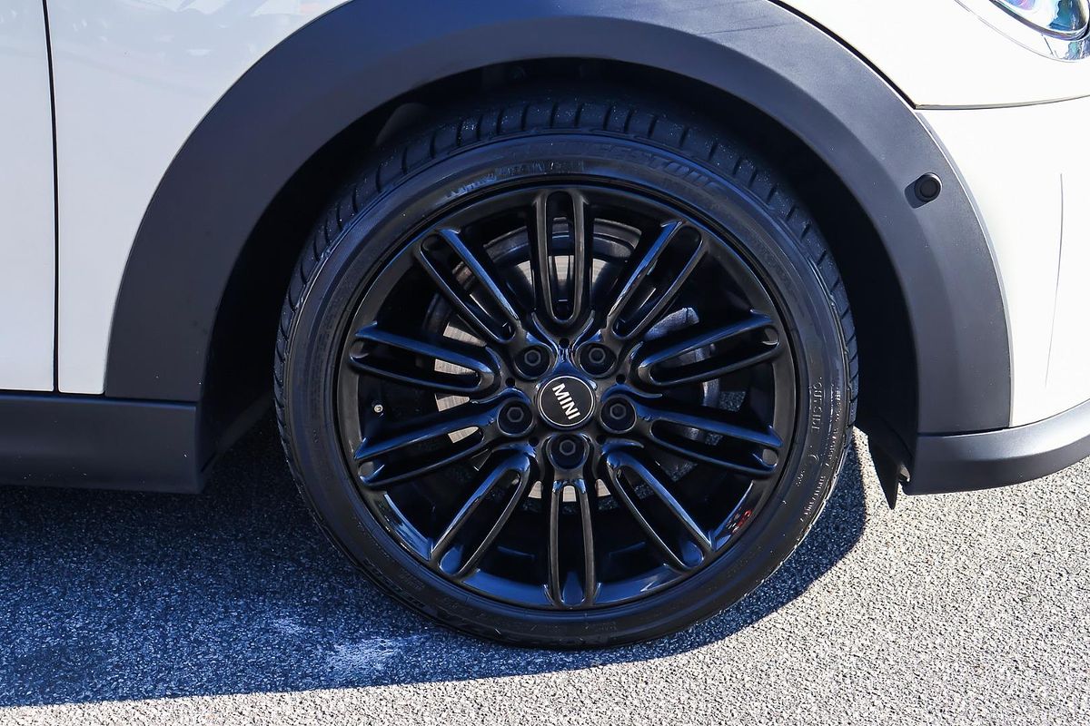 2021 MINI Hatch Cooper Classic F55 LCI-2