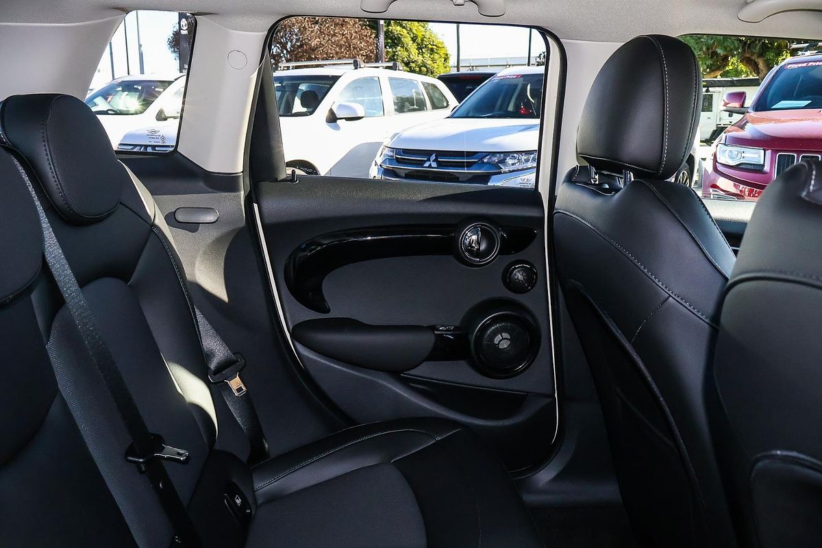 2021 MINI Hatch Cooper Classic F55 LCI-2