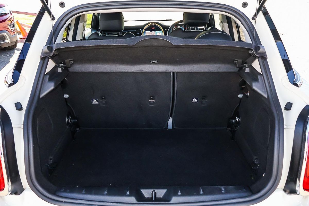 2021 MINI Hatch Cooper Classic F55 LCI-2