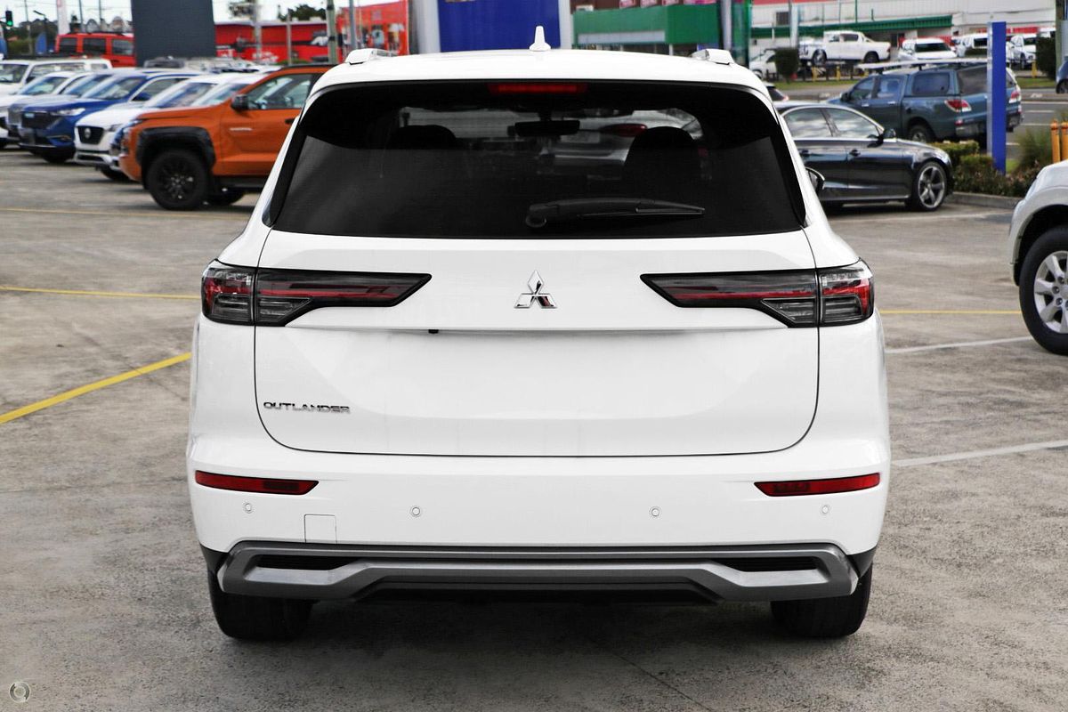 2025 Mitsubishi Outlander LS ZM