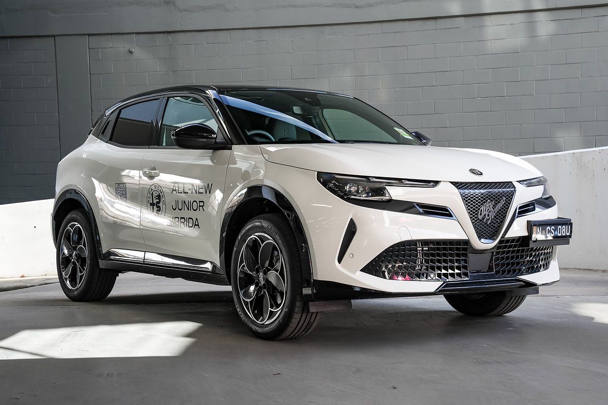 2025 Alfa Romeo Junior Ibrida Hybrid 1.2L T/P 6Spd DCT 5Dr Hatch