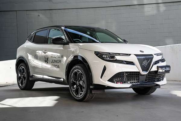 2025 Alfa Romeo Junior Ibrida Hybrid 1.2L T/P 6Spd DCT 5Dr Hatch