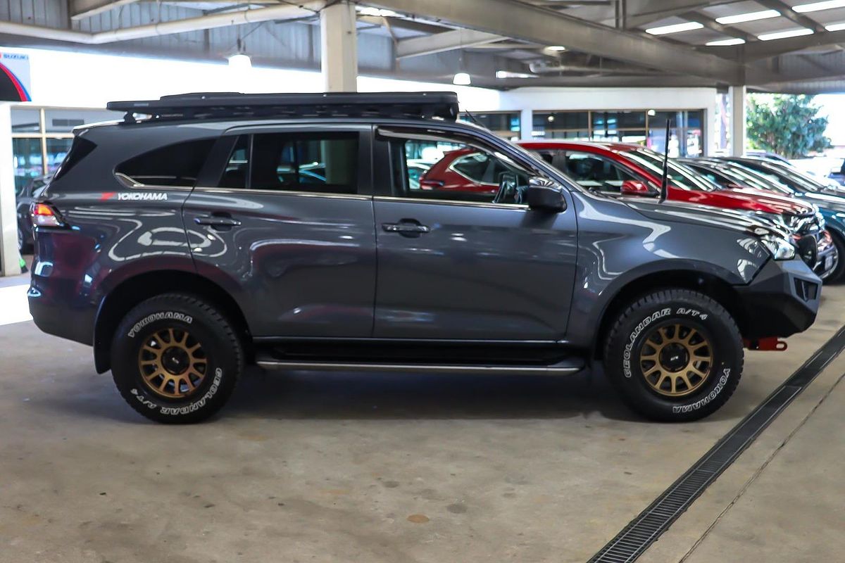 2021 Isuzu MU-X LS-U