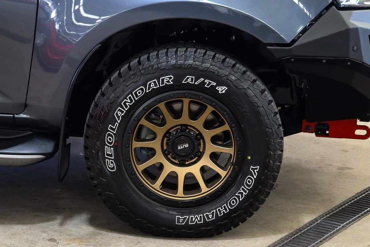 2021 Isuzu MU-X LS-U