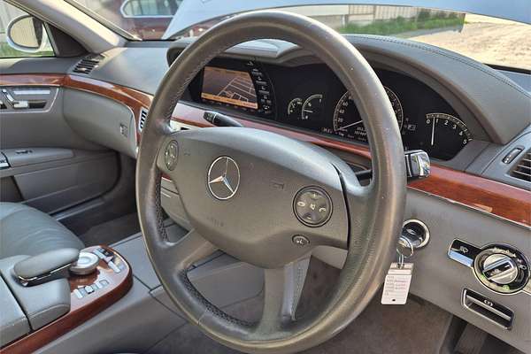 2006 Mercedes-Benz S350  221