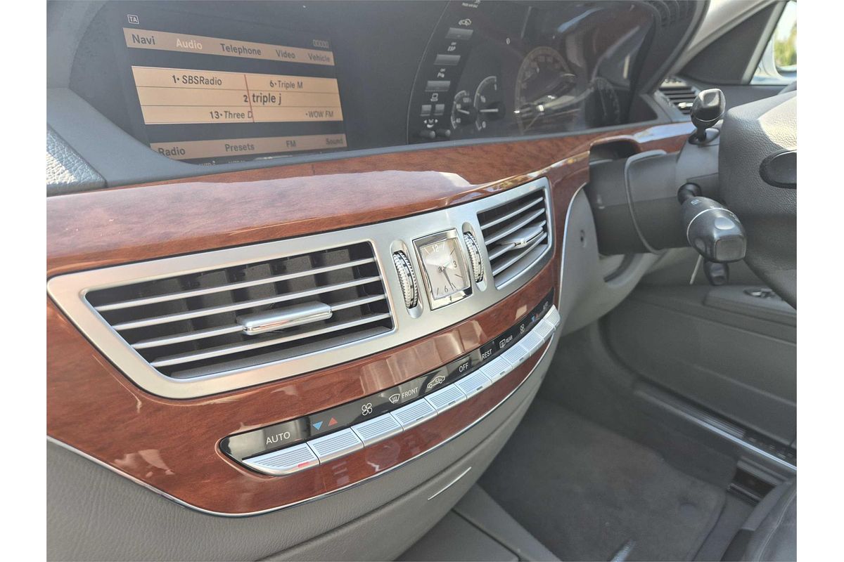 2006 Mercedes-Benz S350  221